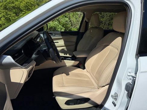 Used 2022 Jeep Grand Cherokee L Limited image 8