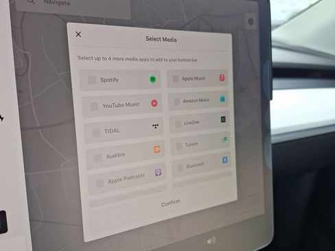 Used 2022 Tesla Model Y Long Range image 18