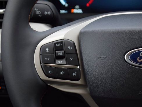 New 2026 Ford Explorer Active w/ Active Comfort Package image 9