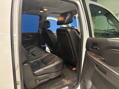 Used 2011 GMC Yukon XL Denali image 18