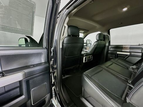 Used 2019 Ford F450 Lariat w/ Lariat Value Package image 17