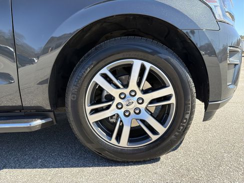 Used 2022 Ford Expedition Limited image 15