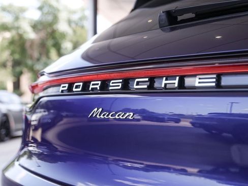 Certified 2026 Porsche Macan AWD/4WD image 13