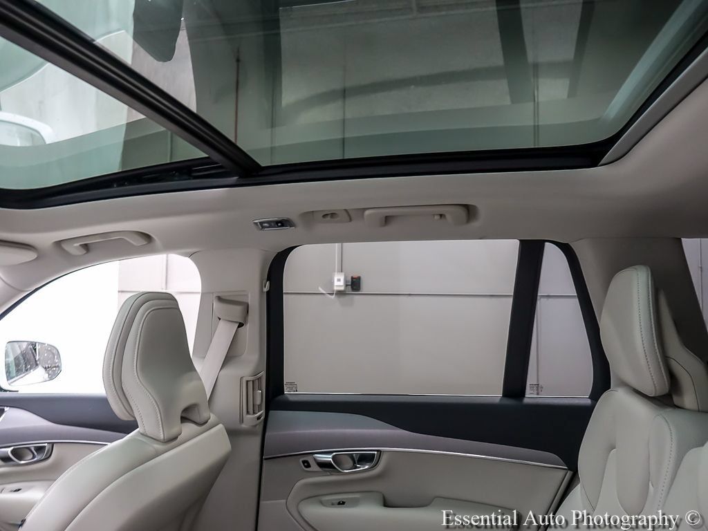 Used 2022 Volvo XC90 T5 Momentum AWD/4WD image 12