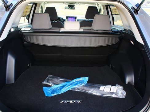 Used 2024 Toyota RAV4 XLE image 10