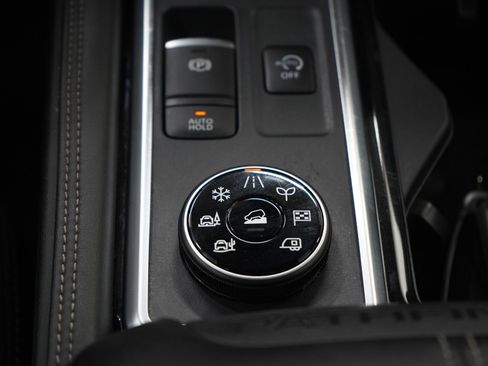 Used 2024 Nissan Pathfinder Platinum AWD/4WD image 23