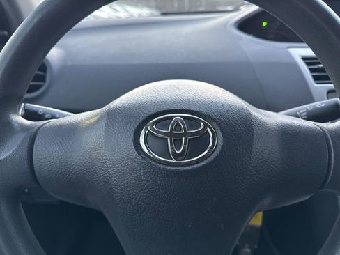 Used 2012 Toyota Yaris Sedan image 7
