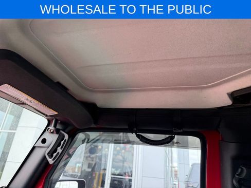 Used 2016 Jeep Wrangler Unlimited Sahara AWD/4WD image 16