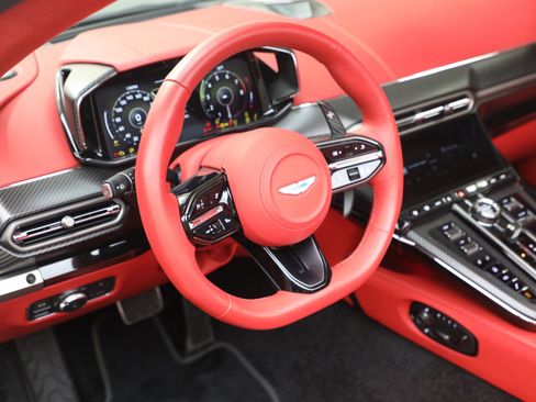 Used 2026 Aston Martin V8 Vantage Roadster image 38