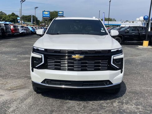 New 2025 Chevrolet Suburban High Country image 2