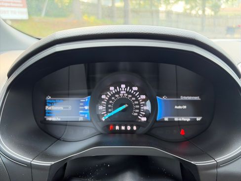 Used 2024 Ford Edge ST-Line w/ Class II Trailer Tow Package AWD/4WD image 16