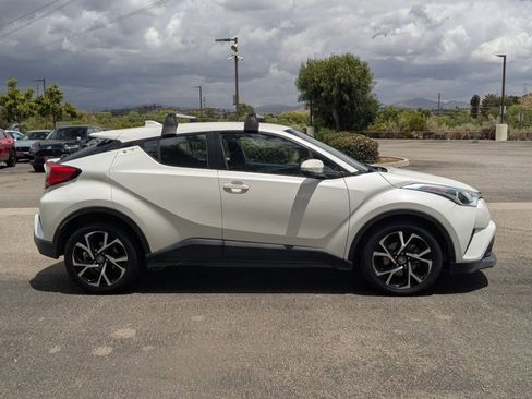 Used 2018 Toyota C-HR XLE FWD image 4