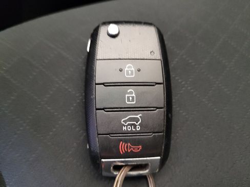 Used 2020 Kia Sorento LX FWD image 32