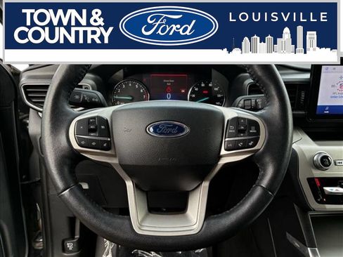 Used 2024 Ford Explorer XLT w/ Equipment Group 202A AWD/4WD image 10