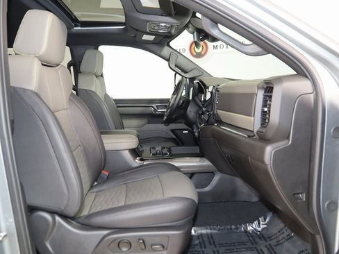 Used 2025 Chevrolet Silverado 2500 ZR2 image 13