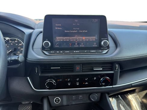 Used 2021 Nissan Rogue S AWD/4WD image 11