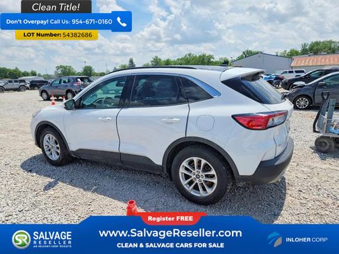 Used 2020 Ford Escape SE FWD image 3