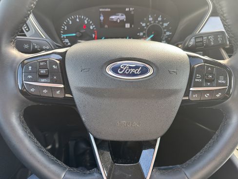 Used 2022 Ford Escape SE w/ SE Sport Appearance Package image 11