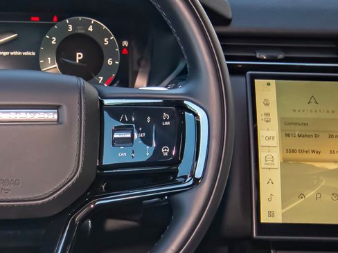 Used 2025 Land Rover Range Rover Velar Dynamic SE image 16