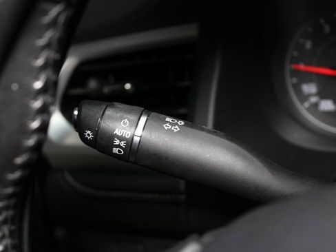 Used 2020 GMC Acadia SLE w/ Driver Convenience Package image 20