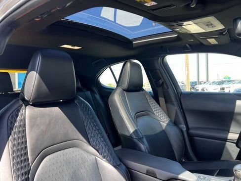 Used 2019 Lexus UX 200 w/ Accessory Package FWD image 25