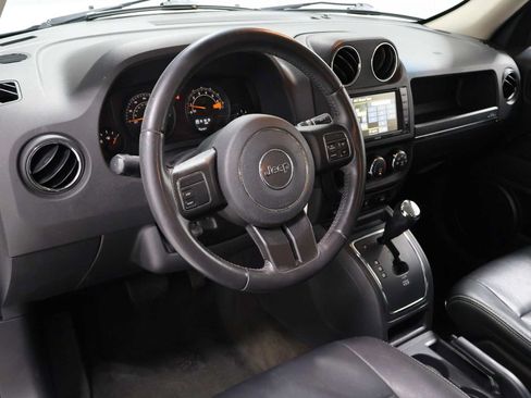 Used 2017 Jeep Patriot High Altitude AWD/4WD image 4