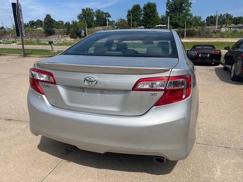 Used 2012 Toyota Camry SE FWD image 6
