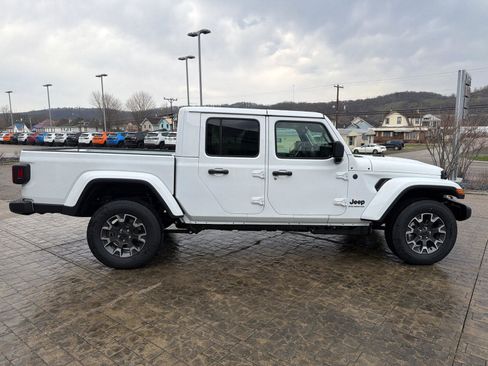 New 2026 Jeep Gladiator Sport image 9
