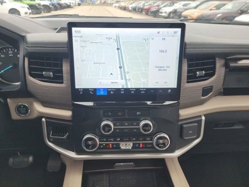 Used 2024 Ford Expedition Limited RWD image 15