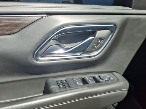 Used 2024 Chevrolet Tahoe LT w/ Luxury Package RWD image 7