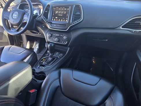 Used 2019 Jeep Cherokee Trailhawk w/ Cold Weather Group image 28