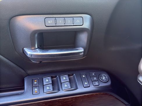 Used 2018 GMC Sierra 3500 Denali image 21