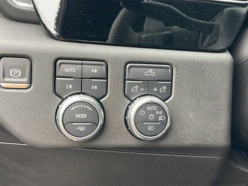 New 2026 GMC Sierra 1500 Elevation image 23