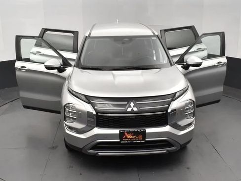 Used 2025 Mitsubishi Outlander SE AWD/4WD image 10