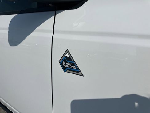 Used 2022 Ford Bronco Black Diamond image 2