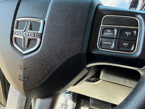 Used 2018 Dodge Grand Caravan SE w/ UConnect Hands-Free Group image 29