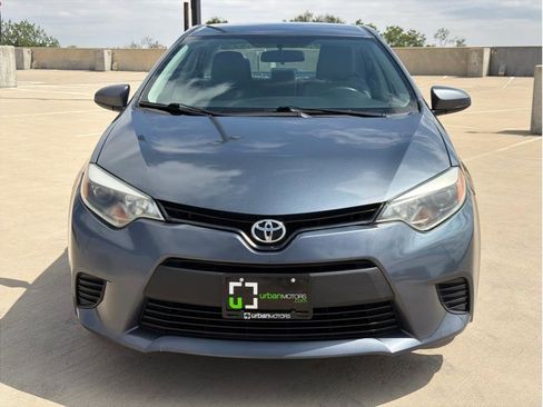 Used 2014 Toyota Corolla LE FWD image 2