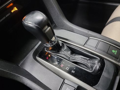 Used 2018 Honda Civic Sport image 32