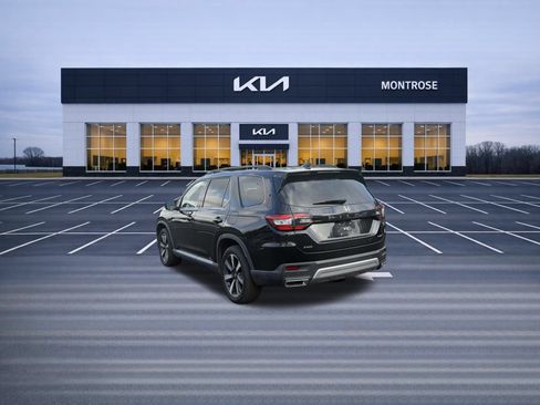 Used 2023 Honda Pilot Elite image 8