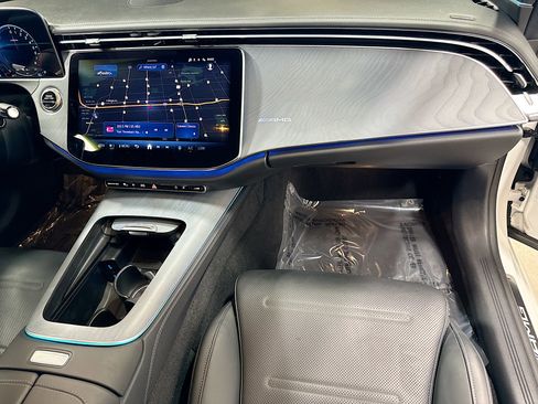 Used 2025 Mercedes-Benz E 53 AMG e 4MATIC Sedan image 19