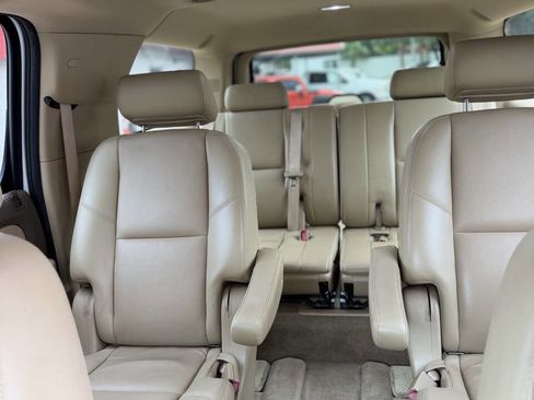 Used 2010 Chevrolet Suburban LTZ AWD/4WD image 27