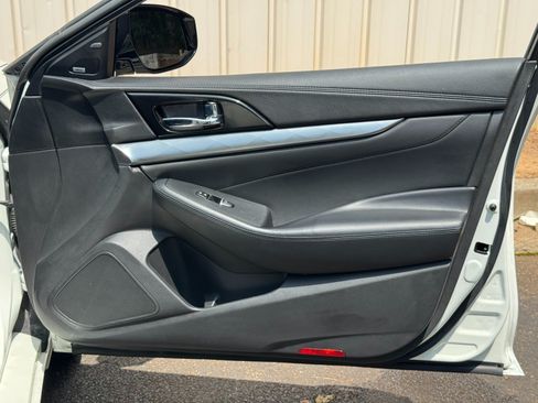 Used 2017 Nissan Maxima SR w/ Midnight Edition FWD image 41