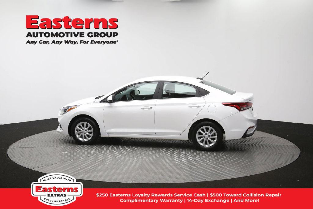 Used 2022 Hyundai Accent SEL FWD image 61