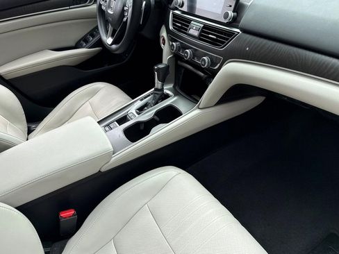 Used 2018 Honda Accord Touring image 31