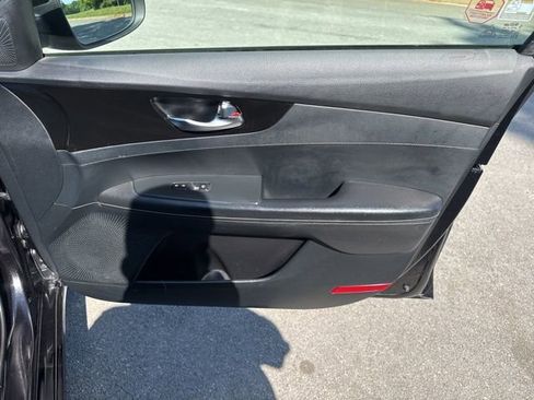 Used 2019 Kia Forte S w/ S Premium Package image 9