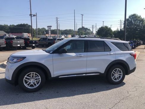 New 2025 Ford Explorer Active w/ Active Comfort Package image 5
