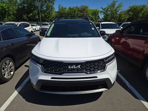 Used 2023 Kia Sorento S w/ Panoramic Sunroof Package AWD/4WD image 2