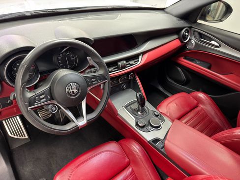 Used 2019 Alfa Romeo Stelvio Ti Sport w/ Quick Order Package 22S Sport AWD/4WD image 27