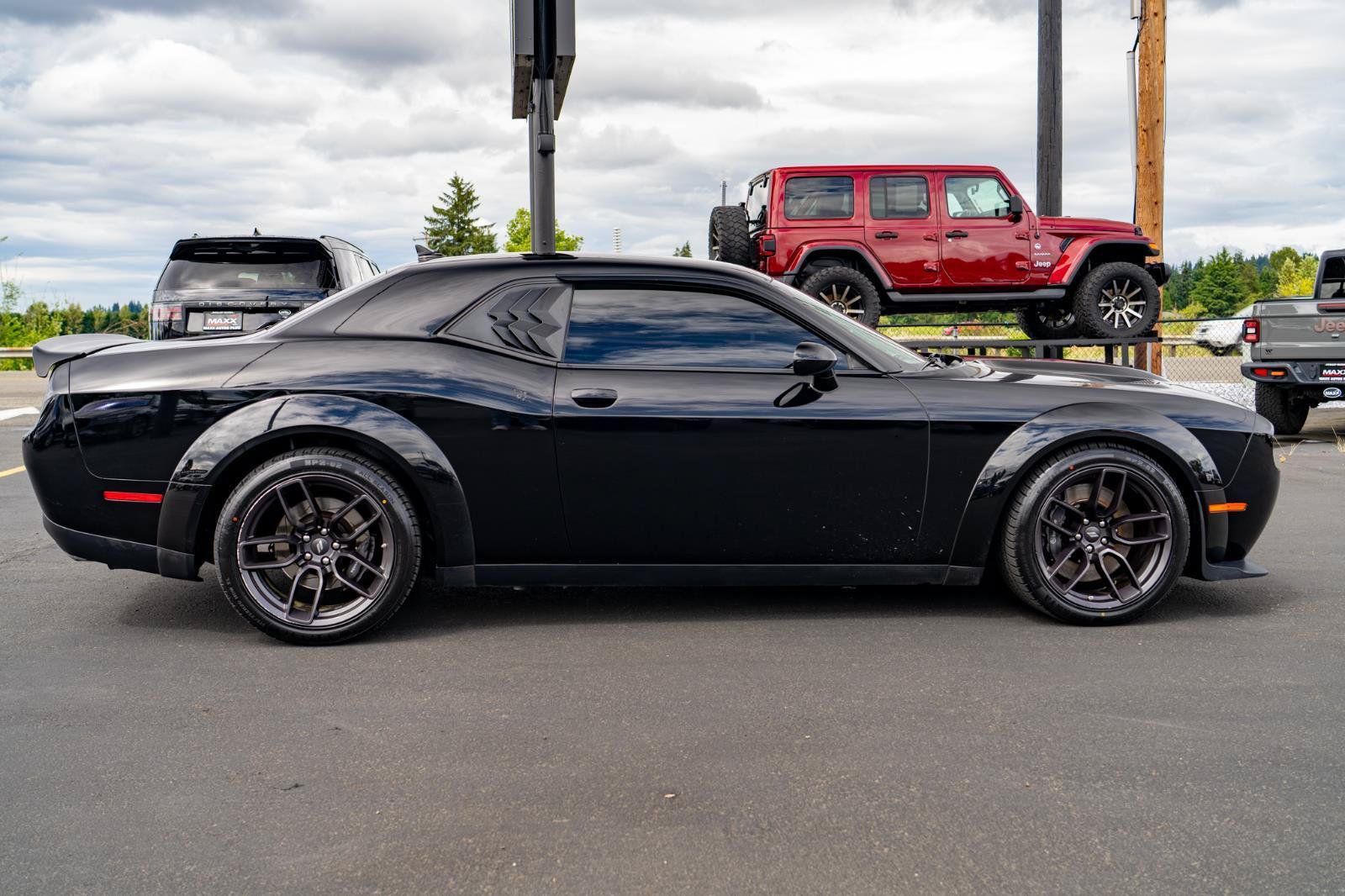 Used 2019 Dodge Challenger R/T Scat Pack w/ Widebody Package RWD image 9