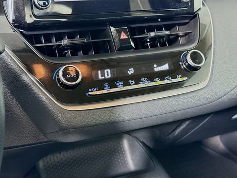 Certified 2020 Toyota Corolla LE FWD image 18